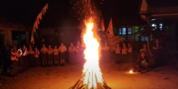 UPACARA API UNGGUN SDN 1 LINGGASARI