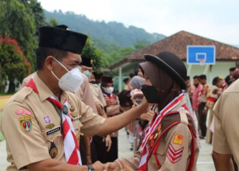 SMP Negeri 2 Punggelan Lantik 13 Pramuka Garuda