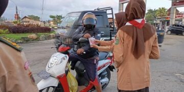 Berlomba-lomba dalam kebaikan, DKR Purwanegara Bagikan Takjil pada masyarakat Purwanegara