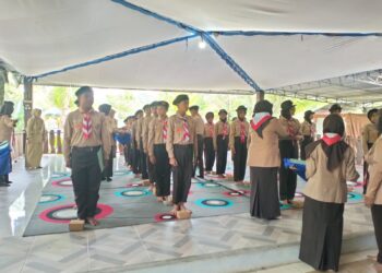 Pertahankan Motivasi, Kwartir Ranting Banjarnegara Sematkan Tiska Jamcab SD/MI VIII 2024