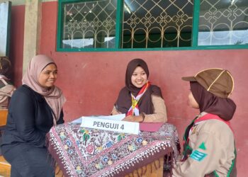 RATUSAN PRAMUKA GARUDA SIAGA KWARRAN PANDANARUM MENGIKUTI UJI KETELADANAN DAN PELANTIKAN