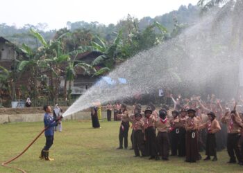 Tarian Kebersamaan dan Guyuran Air Penutup: Magisnya Jambore Kwaran Banjarnegara