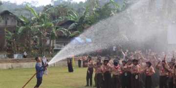 Tarian Kebersamaan dan Guyuran Air Penutup: Magisnya Jambore Kwaran Banjarnegara