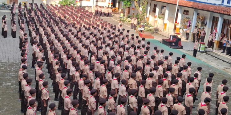 Bangun Karakter, Ambalan Ken Arok–Ken Dedes SMKN 2 Bawang Gelar Pengambilan Badge