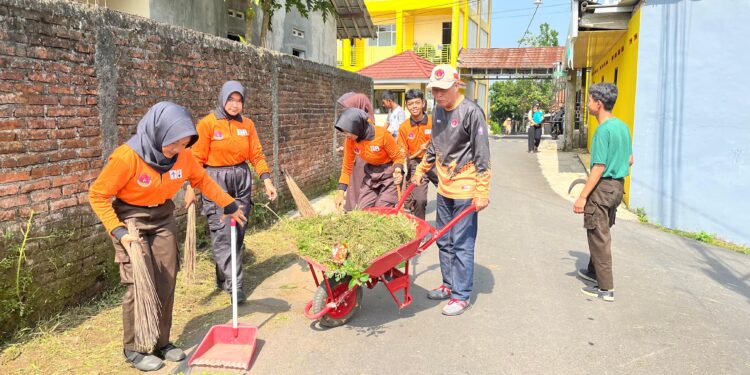 Giat Bersih Sanggar Bakti, Pramuka Peduli Wujudkan Aksi Nyata Kepedulian