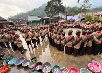 Air Mata Haru di GOR Lawen, Pandanarum Lantik 180 Pramuka Garuda