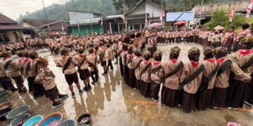Air Mata Haru di GOR Lawen, Pandanarum Lantik 180 Pramuka Garuda