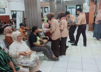 Bukan Sekadar Berbagi, Kwarran Purwareja Klampok Hadir Menguatkan di RS Emanuel