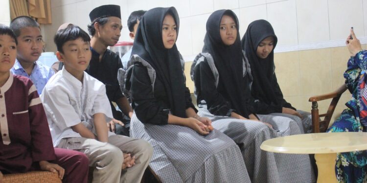 Tawa Ceria Panti Asuhan Al-Fatah dalam Buka Bersama dan Santunan DKR Banjarnegara