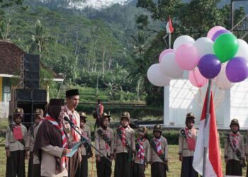 Pesta Siaga Punggelan: Ketahanan Mental Anak Diuji di Lapangan Becek.
