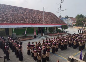 Ketika Merah Putih Berbisik kepada Tunas Muda: Jangan Biarkan Api Itu Padam.