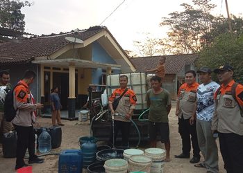 32.000 Liter Air dan Sebuah Rindu yang Tak Pernah Kering